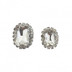 Applicazione strass con castone in metallo
