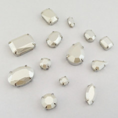 Pietre acriliche perlate con castone
